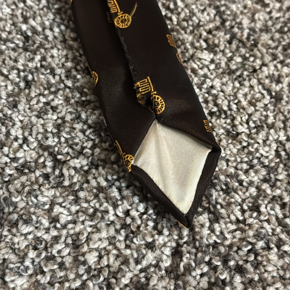 Trevira Brown/Gold Key Men’s Neck Tie Accessory - Picture 5 of 5